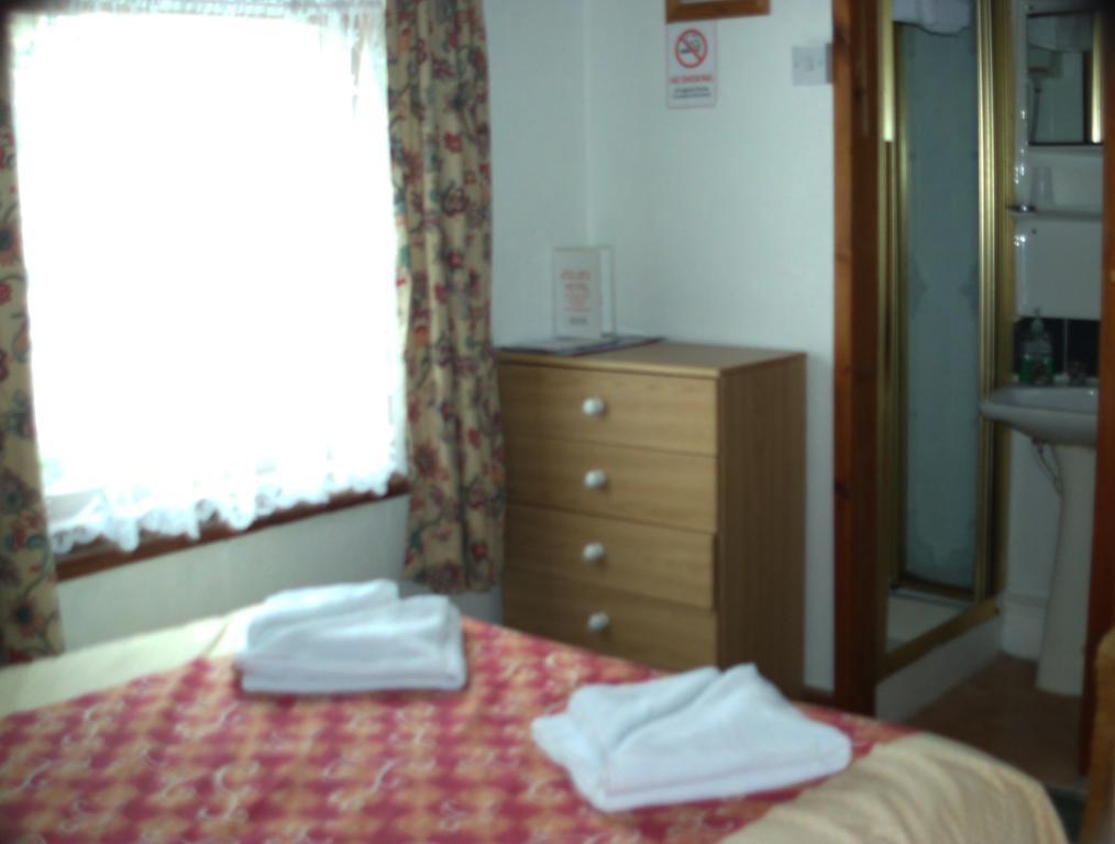 Jollies Hotel Blackpool Oda fotoğraf